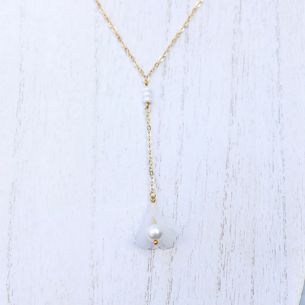 Lily Pearl Necklace