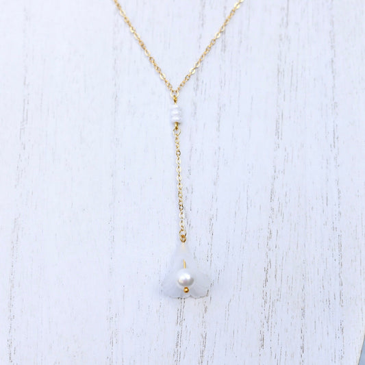 Lily Pearl Necklace