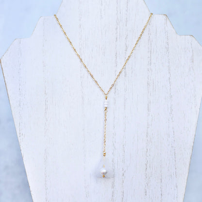 Lily Pearl Necklace